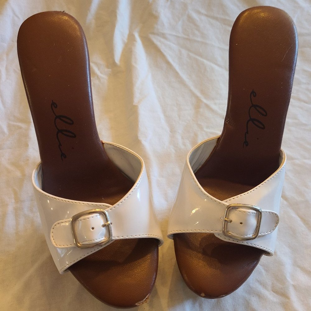 White mule Size 7.5 woodgrain on heel